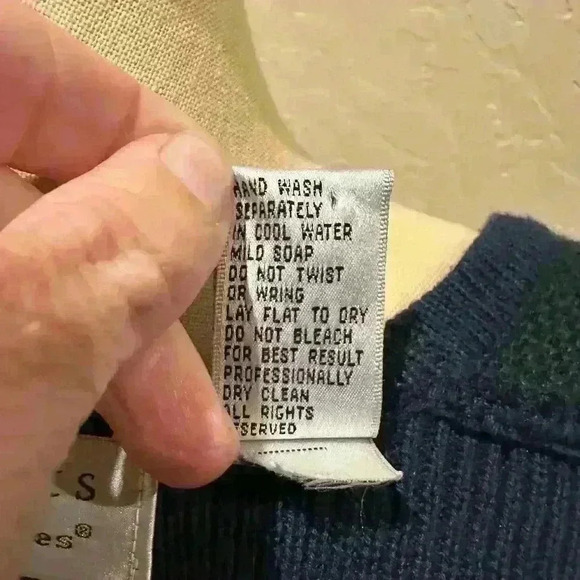 Vintage Tartan Plaid Embroidered Detail Knit Vest Sz M by Portraits - Picture 9 of 9